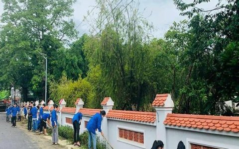 Hưởng ứng “Ngày cao điểm tình nguyện chung tay XDNTM”